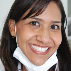 Dr. Ana Laura